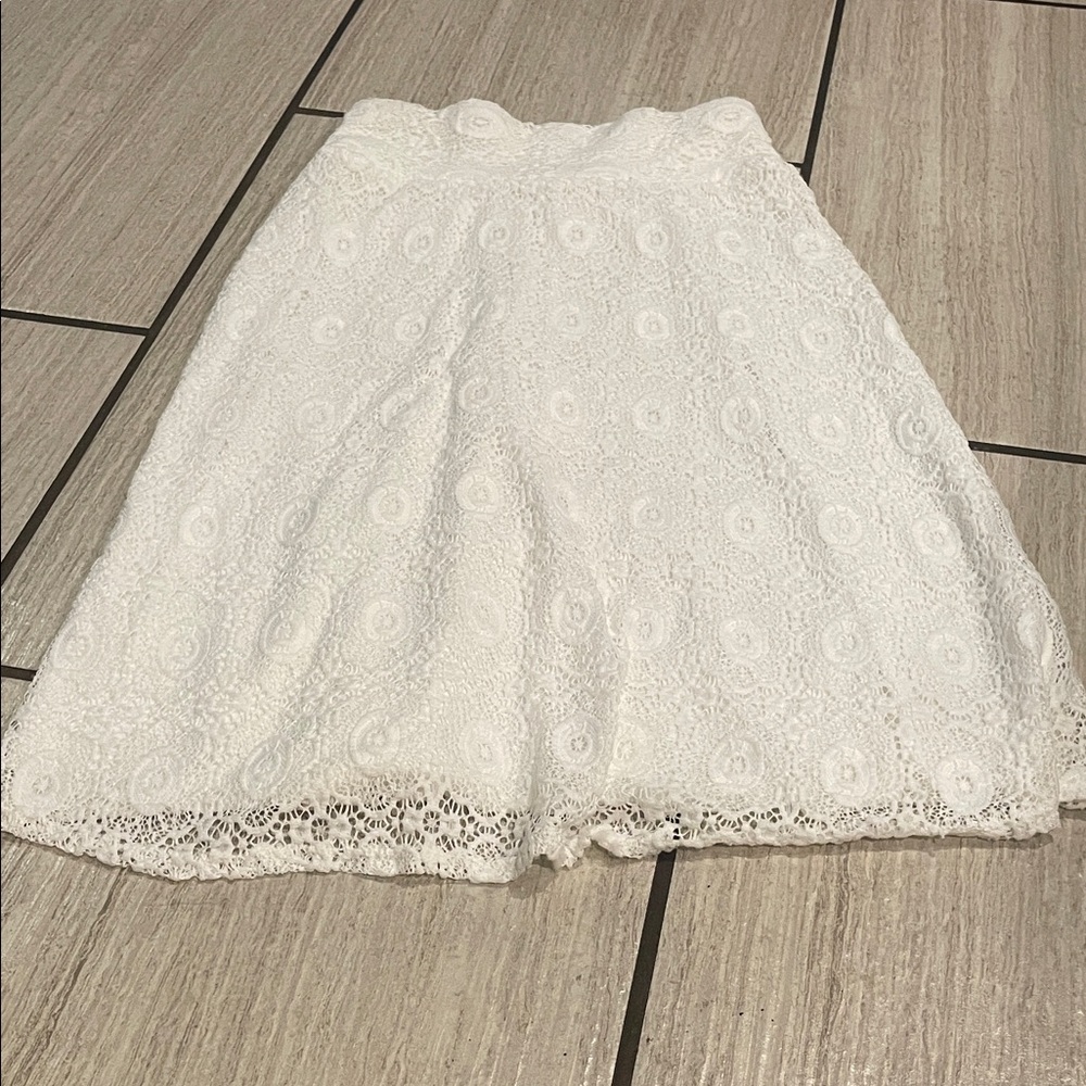 Chic White Lace Midi Skirt